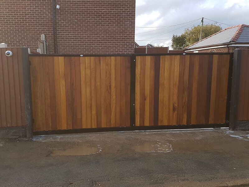 Metal and wood combined gates in Wrexham