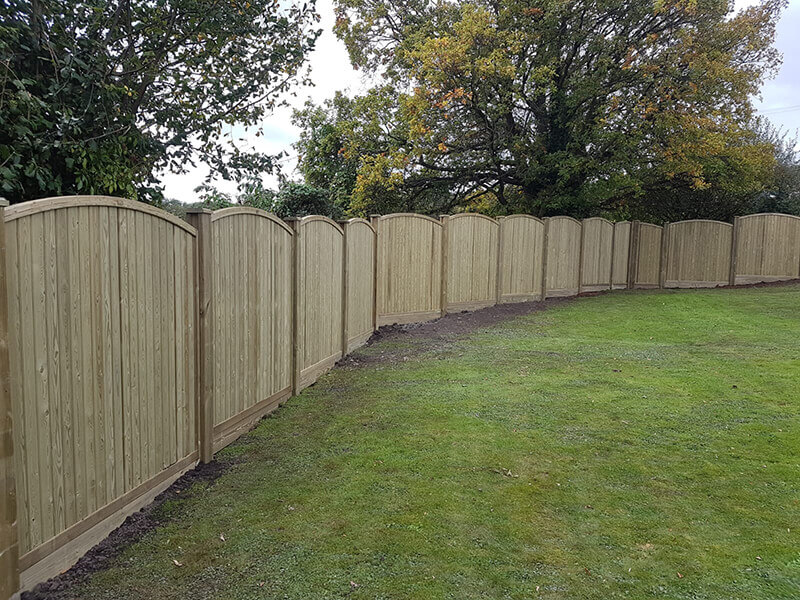 Dome-top T&G fencing